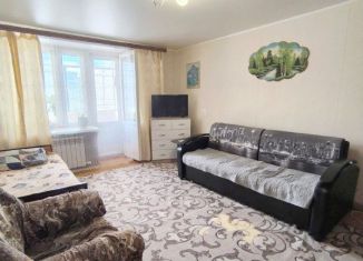 Продажа 2-комнатной квартиры, 54 м2, Октябрьский, 24-й микрорайон, 13