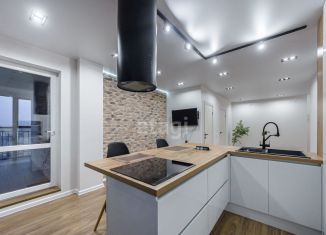 Продаю двухкомнатную квартиру, 73 м2, Тюмень, улица Федюнинского, 64к1, ЖК Три Богатыря