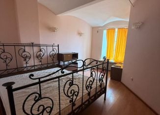 Продам четырехкомнатную квартиру, 111 м2, Серпухов, улица Красный Текстильщик, 9