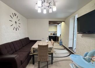 Продажа двухкомнатной квартиры, 70.2 м2, Киров, Мостовицкая улица, 10