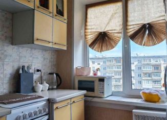 Продаю двухкомнатную квартиру, 47.2 м2, Северск, улица Горького, 37