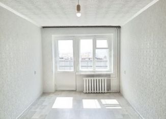 Продажа двухкомнатной квартиры, 48.8 м2, Тюмень, улица Республики, 92