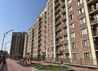 Продаю 2-комнатную квартиру, 64 м2, Махачкала, улица Азиза Алиева, 8