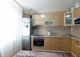 Продается 2-ком. квартира, 47.5 м2, Омская область, улица Майорова, 38