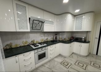 Продается двухкомнатная квартира, 73 м2, Смоленск, улица Гарабурды, 17Д