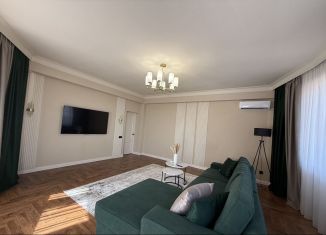 Продаю 2-комнатную квартиру, 99.5 м2, Махачкала, Гапцахская улица, 10