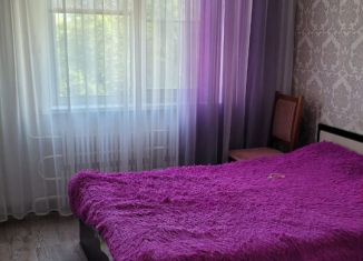 Трехкомнатная квартира на продажу, 64 м2, Старый Оскол, микрорайон Солнечный, 3