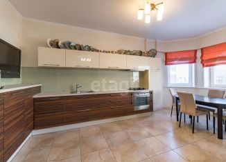 Продаю 4-комнатную квартиру, 116.2 м2, Казань, улица Гастелло, 1