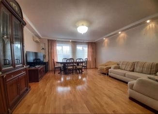 Сдается четырехкомнатная квартира, 125 м2, Уфа, проспект Октября, 43/5