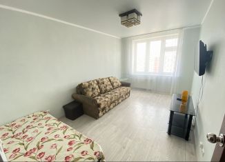 Продается 1-ком. квартира, 38 м2, Тюмень, улица Александра Протозанова