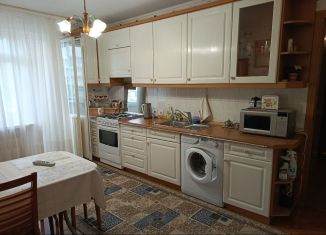 Продажа 3-комнатной квартиры, 73.6 м2, Кириши, проспект Героев, 17