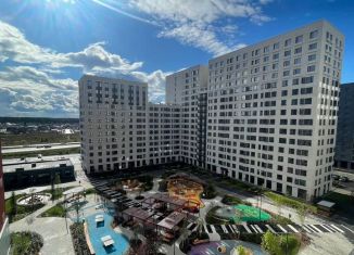 Продам 2-ком. квартиру, 56 м2, Тюмень, Интернациональная улица, 199к10