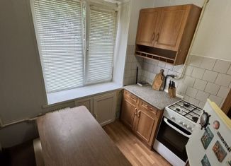 Сдам в аренду 1-ком. квартиру, 32 м2, Губкин, улица Лазарева, 30