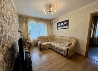 Продажа трехкомнатной квартиры, 50 м2, Апшеронск, улица Ленина, 18