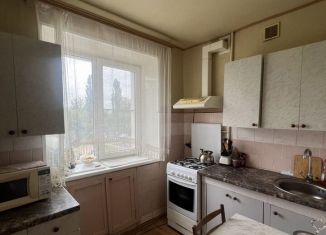 Продается 2-комнатная квартира, 48.3 м2, Старый Оскол, микрорайон Приборостроитель, 1