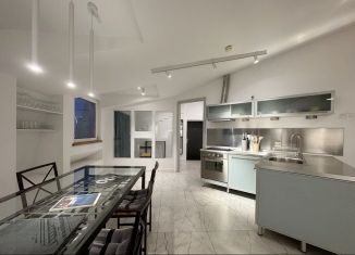 Сдаю 4-комнатную квартиру, 164 м2, Санкт-Петербург, Съезжинская улица, 4