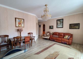 Двухкомнатная квартира в аренду, 80 м2, Томская область, улица Никитина, 17
