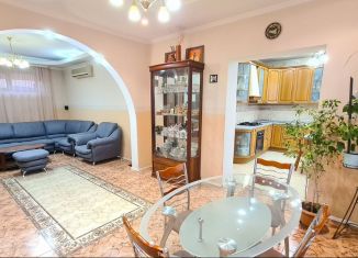 Продаю дом, 230 м2, Ростов-на-Дону, улица Немировича-Данченко, 44