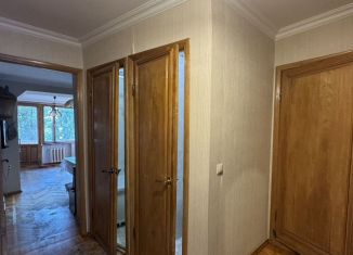 Продам 4-комнатную квартиру, 82 м2, Махачкала, проспект Имама Шамиля, 59