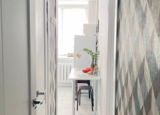 Продается двухкомнатная квартира, 40 м2, Глазов, улица Короленко, 25В