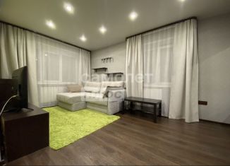 Сдаю 1-ком. квартиру, 30 м2, Свердловская область, улица Отто Шмидта, 72