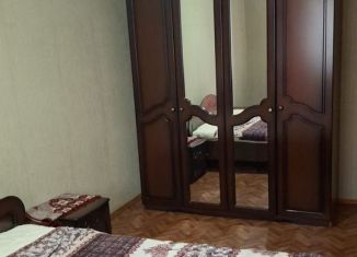Сдается двухкомнатная квартира, 54 м2, Махачкала, улица Абдулхакима Исмаилова, 62