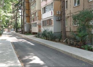 Продажа трехкомнатной квартиры, 58.7 м2, Алушта, Платановая улица, 6