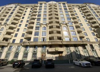 Продажа 3-ком. квартиры, 125 м2, Махачкала, улица Ирчи Казака, 128В