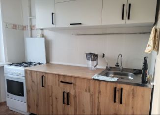 Продаю 2-ком. квартиру, 42 м2, Омская область, Космический проспект, 39