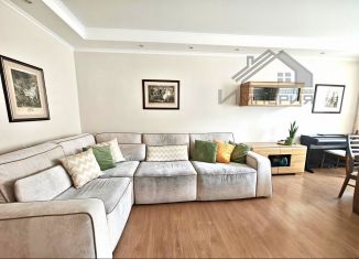 Продам четырехкомнатную квартиру, 111 м2, Казань, улица Сибгата Хакима, 41