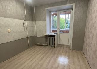 Продается 2-ком. квартира, 50 м2, Курск, улица Льва Толстого, 16