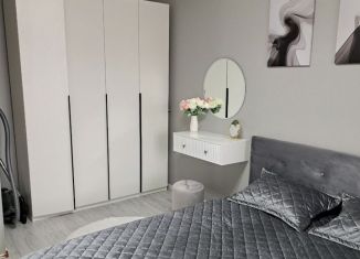 Сдается в аренду двухкомнатная квартира, 55 м2, Сочи, улица Победы, 176