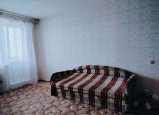 Сдам 1-комнатную квартиру, 42 м2, Гатчина, улица Авиатриссы Зверевой, 20к1