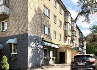 2-комнатная квартира на продажу, 45 м2, Алексин, улица Героев Алексинцев, 9