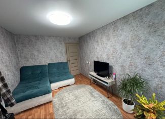 Продам двухкомнатную квартиру, 40 м2, Старый Оскол, микрорайон Макаренко, 3