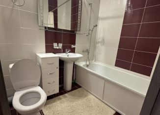 Сдаю в аренду однокомнатную квартиру, 37 м2, Пенза, улица Антонова, 5М