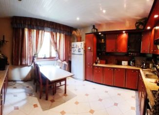 Трехкомнатная квартира на продажу, 90 м2, Геленджик, улица Некрасова, 34Б