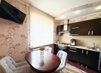 Продается 2-ком. квартира, 52.3 м2, Татарстан, улица Рифката Гайнуллина, 10