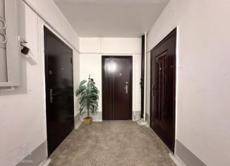 Продам 3-комнатную квартиру, 96 м2, Барнаул, Лазурная улица, 9