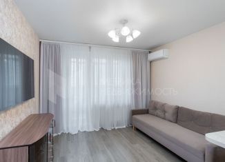 Продается однокомнатная квартира, 47 м2, Тюмень, улица Павла Шарова, 3к1