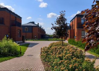 Продаю трехкомнатную квартиру, 129.8 м2, посёлок Стрельна, Красносельское шоссе, 103к3