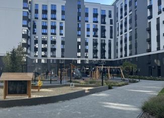 Продажа двухкомнатной квартиры, 65 м2, Тюмень, улица братьев Бондаревых, 1