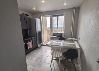 Сдается в аренду 1-ком. квартира, 40 м2, Кировск, бульвар Партизанской Славы, 3