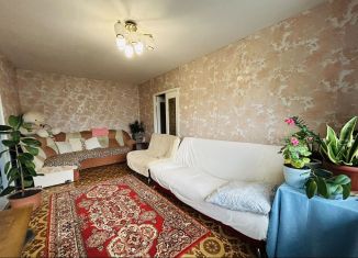 Продаю четырехкомнатную квартиру, 60 м2, Бор, 2-й микрорайон, 26