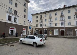 Продаю 2-ком. квартиру, 45.9 м2, Березники, проспект Ленина, 43