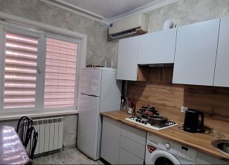 Сдается 2-комнатная квартира, 48 м2, Махачкала, улица Сулеймана Стальского, 48