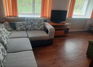 Аренда 2-ком. квартиры, 40 м2, Яровое, улица 40 лет Октября, 10