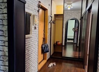 Продам 1-ком. квартиру, 42 м2, Челябинск, Доменная улица, 45