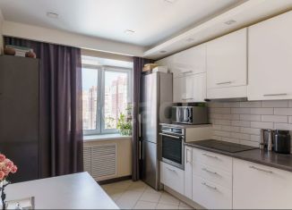 Продажа 2-комнатной квартиры, 64 м2, Тюмень, улица Монтажников, 51