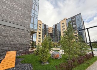 Продаю 3-комнатную квартиру, 95.8 м2, Абакан, улица Авиаторов, 2